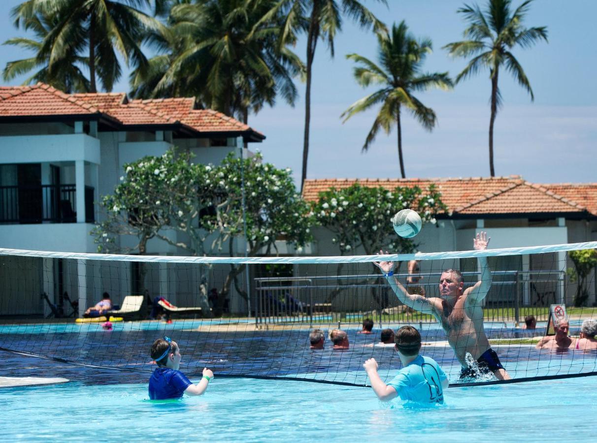 Club Hotel Dolphin Negombo Exterior photo