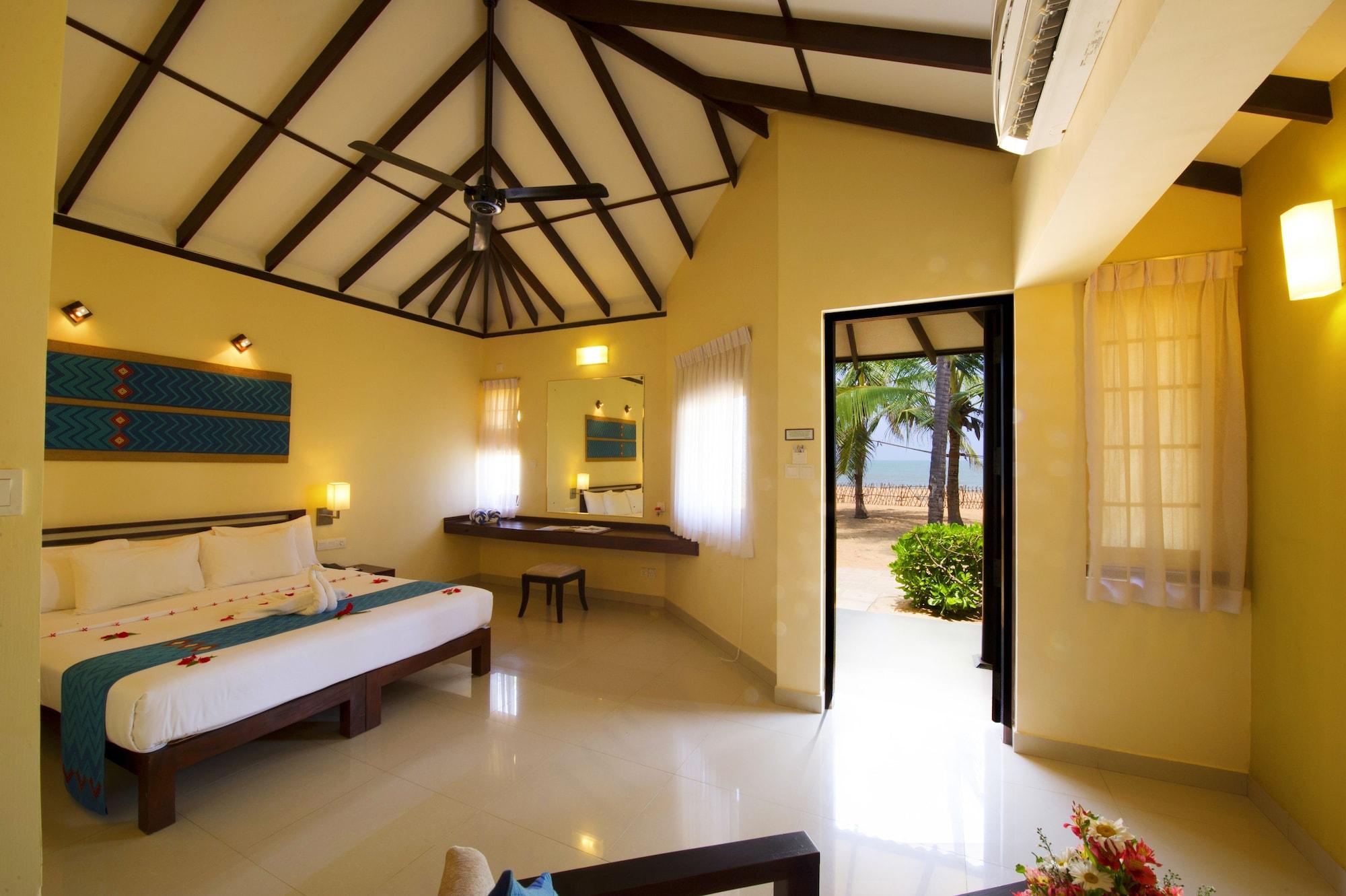Club Hotel Dolphin Negombo Exterior photo