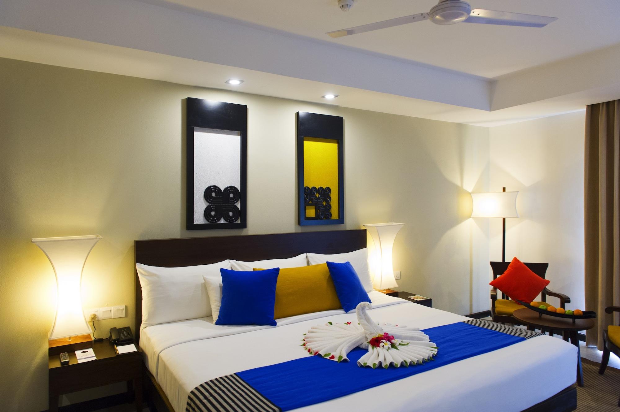 Club Hotel Dolphin Negombo Exterior photo