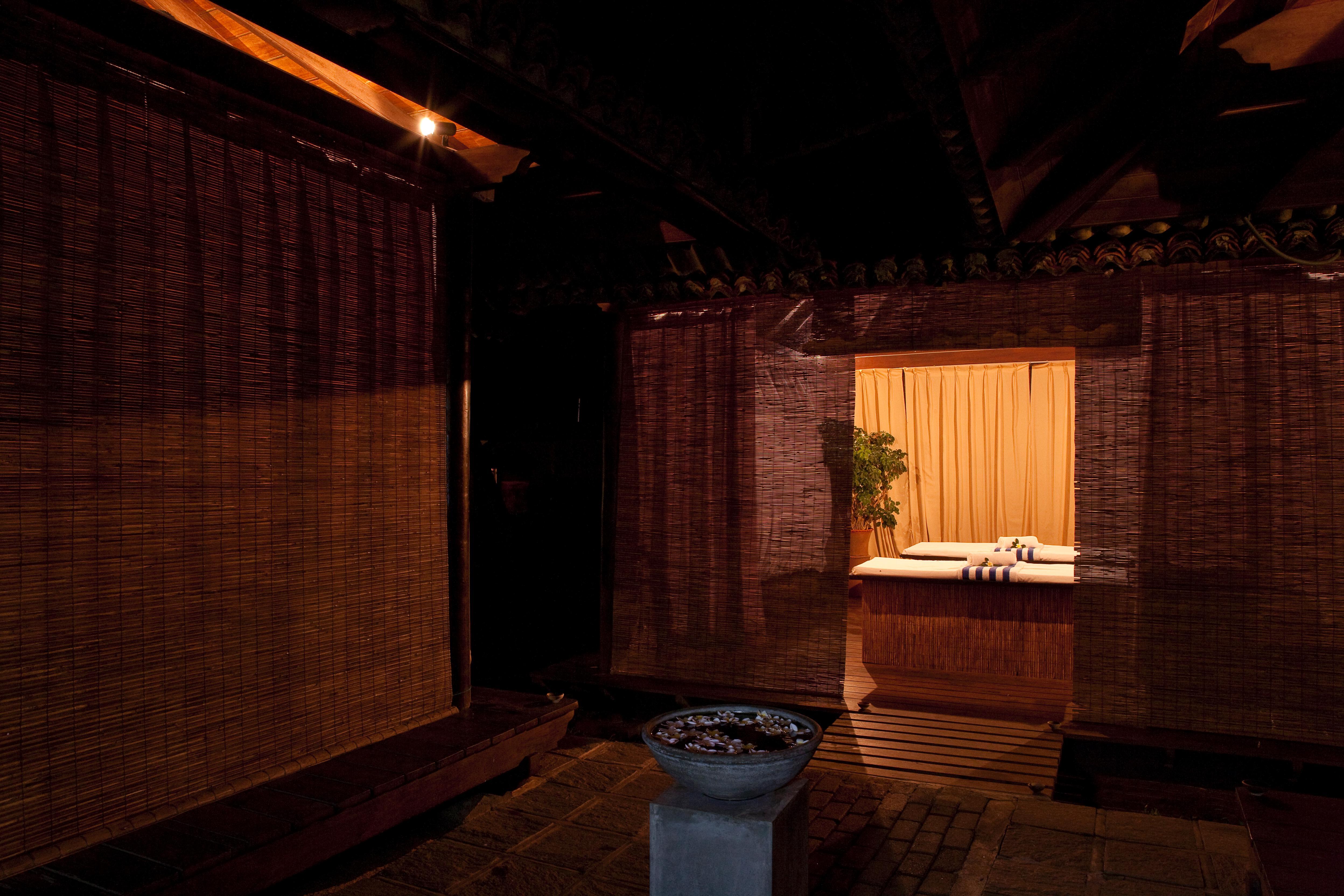 Club Hotel Dolphin Negombo Exterior photo
