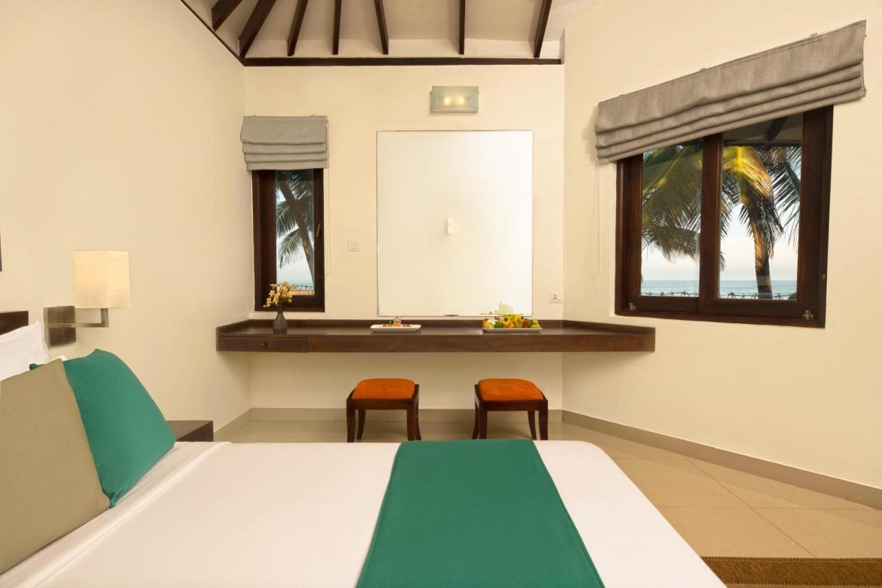 Club Hotel Dolphin Negombo Exterior photo
