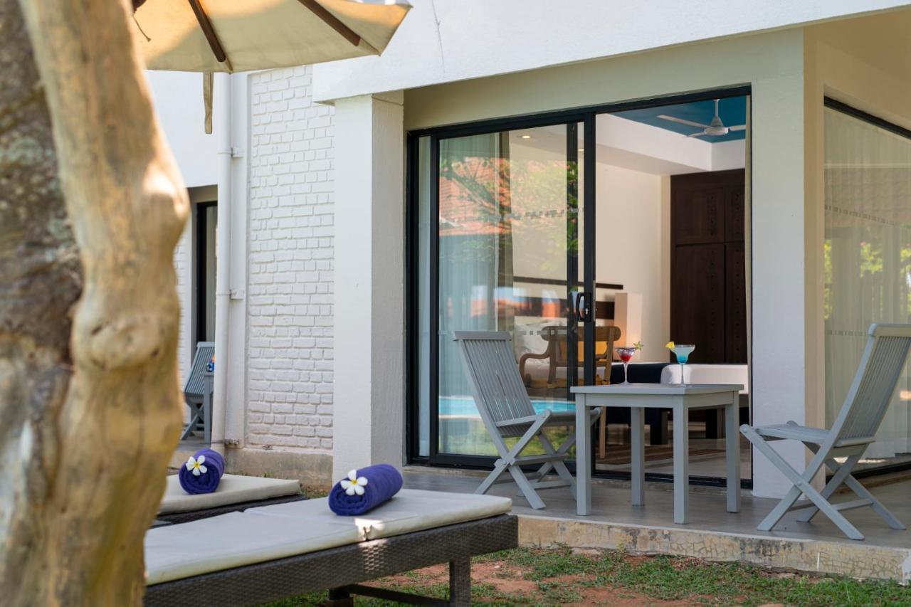 Club Hotel Dolphin Negombo Exterior photo