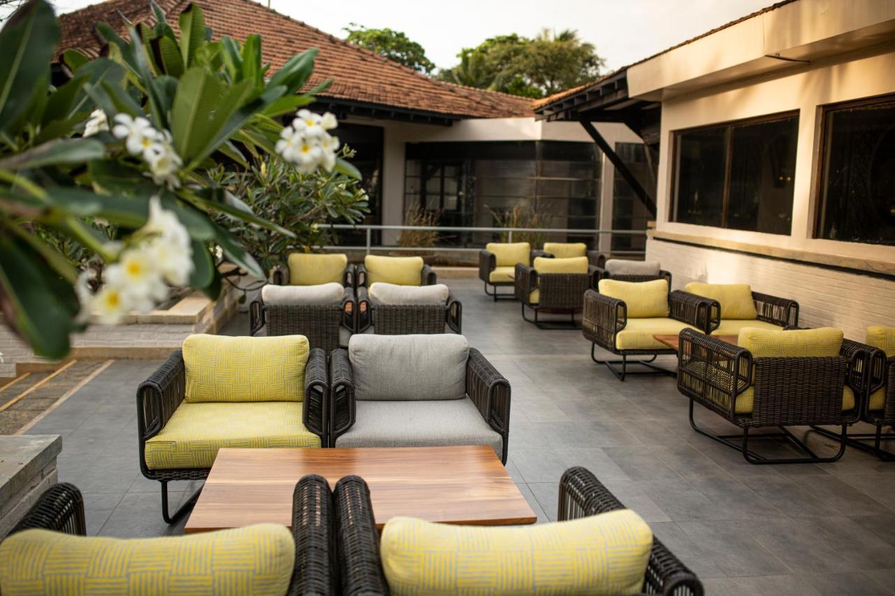 Club Hotel Dolphin Negombo Exterior photo